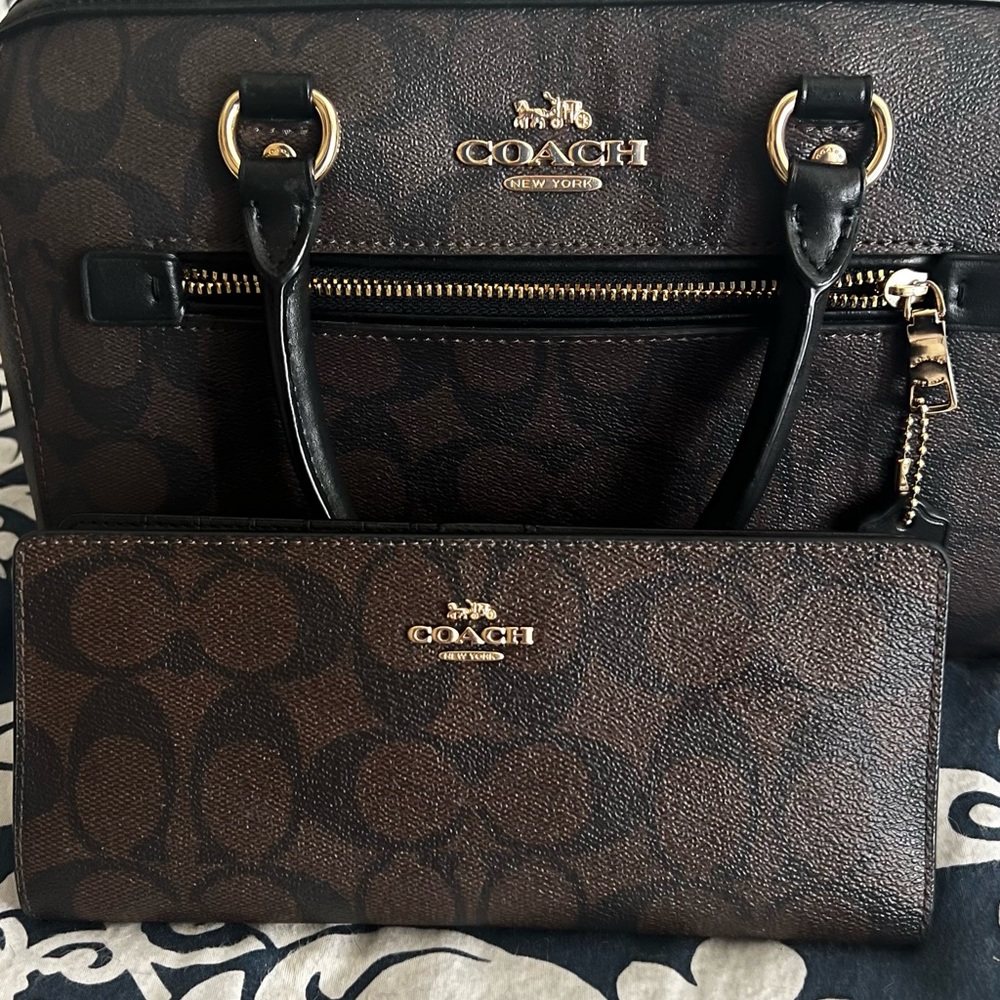 Coach - Picture 3 of 3